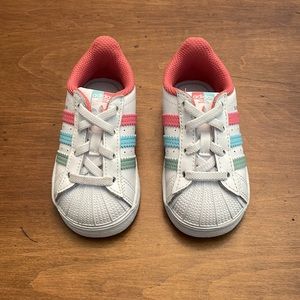 Cute summer adidas sneakers. Rarely worn and in perfect shape